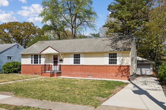 210 Cynthia Dr in Hampton, VA - Building Photo - Building Photo