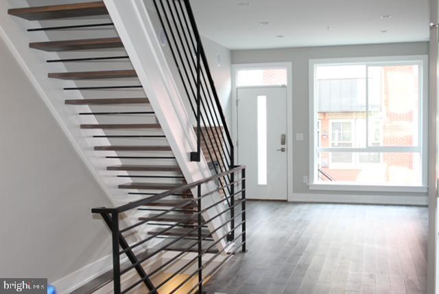 1227 N Myrtlewood St in Philadelphia, PA - Building Photo