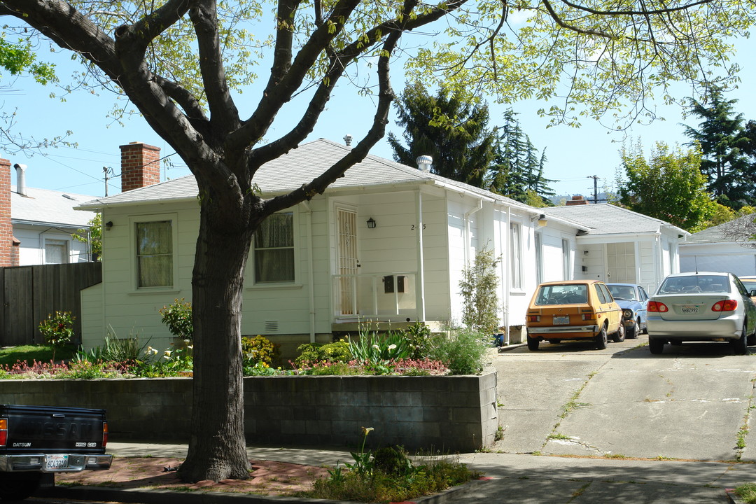 2405 California St in Berkeley, CA - Foto de edificio