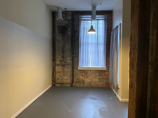 1009 Jefferson St, Unit 2 in Lynchburg, VA - Building Photo - Building Photo