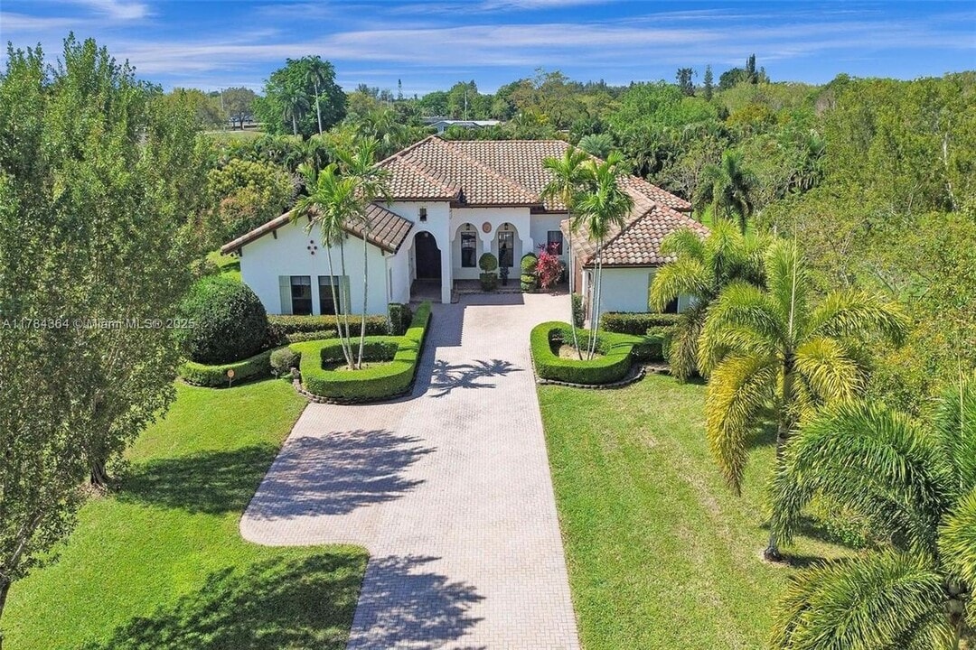 4455 Parkside Rd in Davie, FL - Building Photo