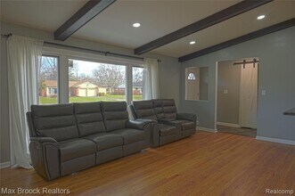 23645 W Newell Cir in Farmington Hills, MI - Building Photo - Building Photo