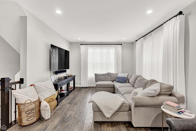 809 Lee St in Des Plaines, IL - Building Photo - Building Photo