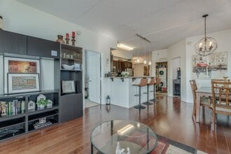 100-100 Creek Bend Rd in Winnipeg, MB - Building Photo - Building Photo