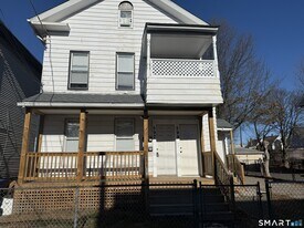 597 Ogden St in Bridgeport, CT - Building Photo
