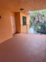 450 Commodore Dr in Plantation, FL - Building Photo