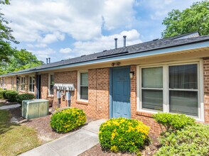 Clearwater Village in Beech Island, SC - Foto de edificio - Building Photo