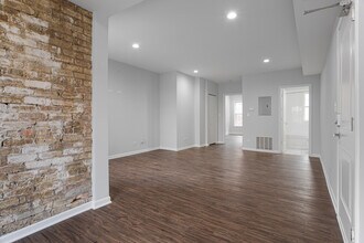 7726 N Ashland Ave in Chicago, IL - Building Photo - Building Photo