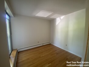 142 Kenrick St, Unit 3 in Boston, MA - Building Photo - Building Photo