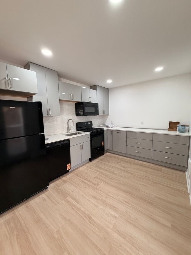 2518 Leticoe St in Pittsburgh, PA - Building Photo - Building Photo