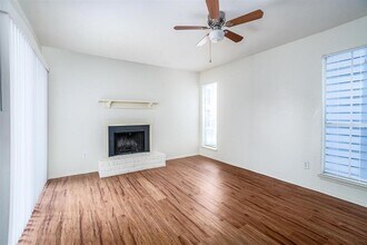 18515 Egret Bay Blvd in Houston, TX - Building Photo - Building Photo