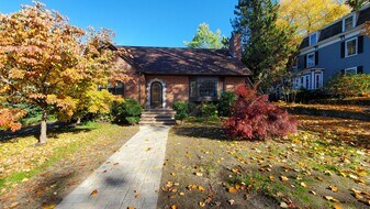 10 Webster St, Unit 1 in Winchester, MA - Building Photo