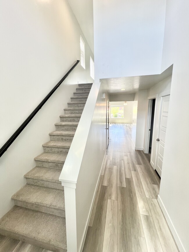 3172 E Sky Rim Wy in Saint George, UT - Building Photo - Building Photo