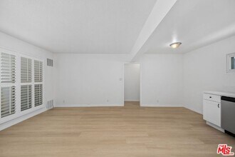 2621 S Centinela Ave in Santa Monica, CA - Building Photo - Building Photo