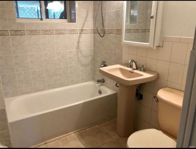 40 Yale St in Port Jefferson Station, NY - Building Photo - Building Photo