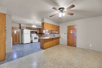 810 S 16th 1/2 in McAllen, TX - Building Photo - Building Photo