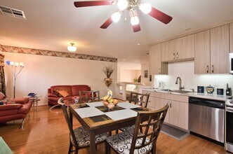 7889 Spindrift Cove St in Las Vegas, NV - Building Photo - Building Photo