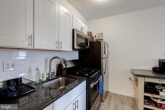 4001 Cresson St in Philadelphia, PA - Building Photo - Building Photo
