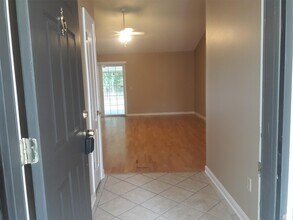 2562 Eiffel Cir W in Jacksonville, FL - Building Photo - Building Photo