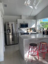 5261 SW 154th Pl in Miami, FL - Foto de edificio - Building Photo