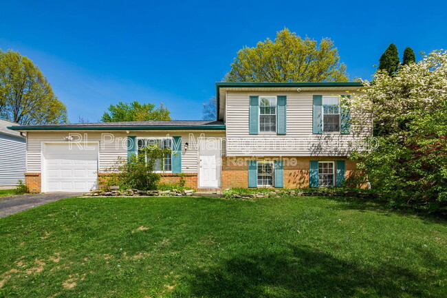 4922 Dunlap Rd in Columbus, OH - Building Photo - Building Photo