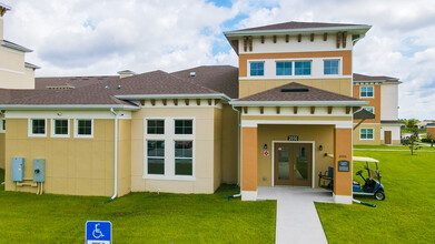 Palos Verdes- A 55+ Active Adult Community in Kissimmee, FL - Foto de edificio - Building Photo