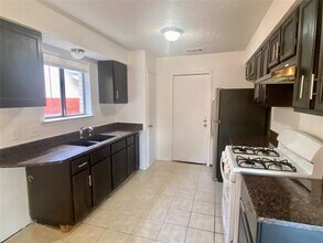 1202 Meadgreen Dr in Austin, TX - Building Photo - Building Photo