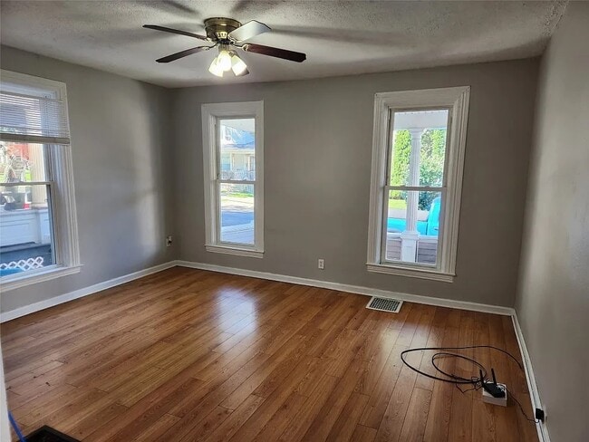 905 Walnut St in Erie, PA - Building Photo - Building Photo