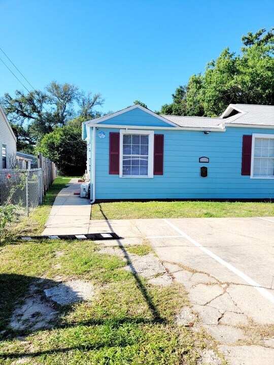3903 W Gadsden St in Pensacola, FL - Building Photo