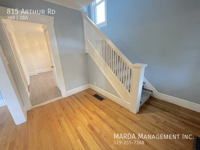 815 Arthur Rd in Windsor, ON - Building Photo - Building Photo