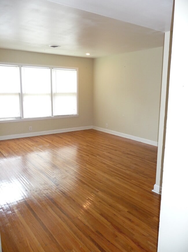 246 White Bridge Pike