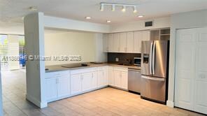 1XXXX NW 113th Way in Pembroke Pines, FL - Foto de edificio