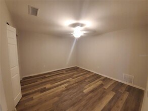 5650 Swift Rd in Sarasota, FL - Building Photo - Building Photo