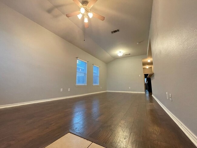 5902 Lovingham Ct in Arlington, TX - Building Photo - Building Photo