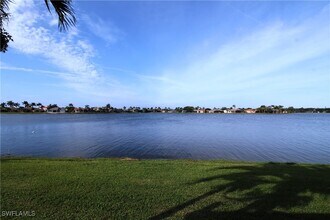 2086 Grove Dr in Naples, FL - Foto de edificio - Building Photo