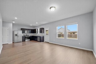 320 Bell Rings Dr in Jarrell, TX - Building Photo