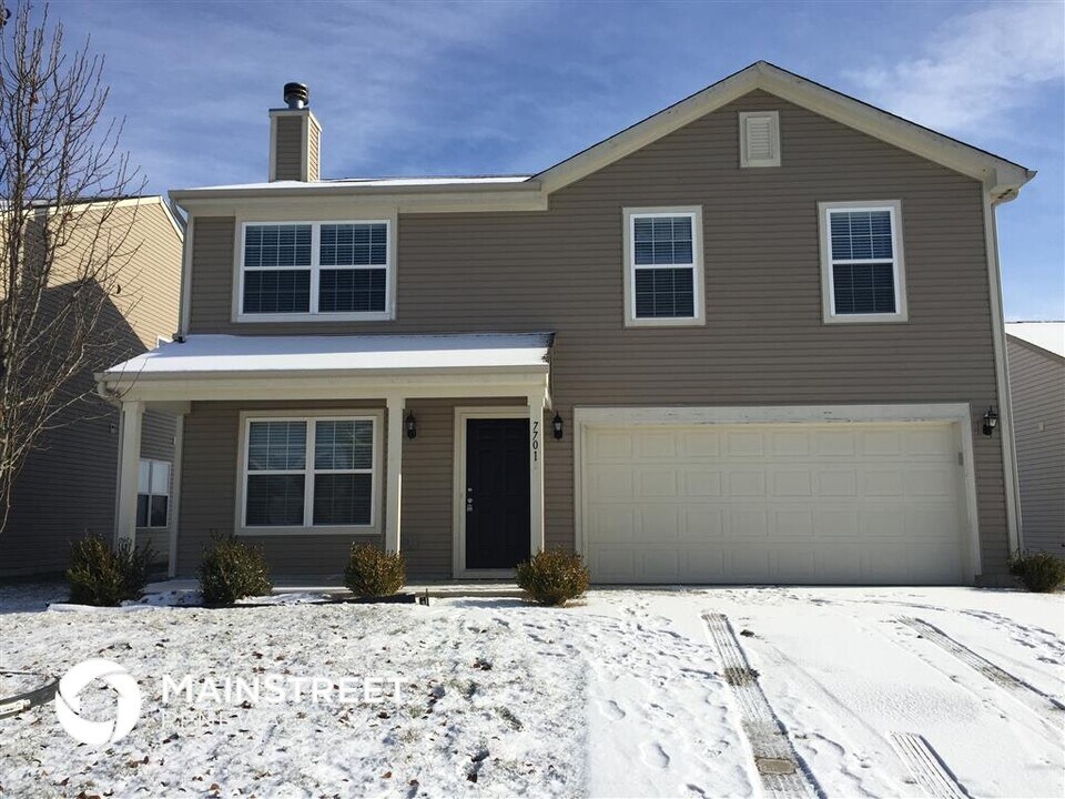 7701 Gold Rush Dr in Indianapolis, IN - Foto de edificio