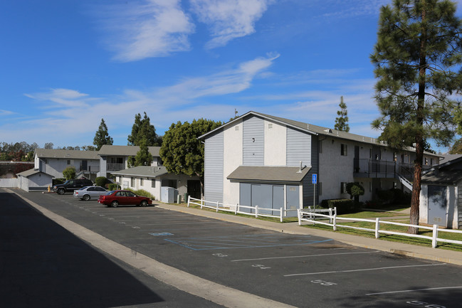 Northwood Garden Apartments in Fallbrook, CA - Building Photo - Building Photo