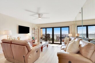 1055 Ocean Dr in Juno Beach, FL - Building Photo - Building Photo