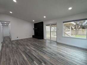 21837 Ticonderoga Ave in Lago Vista, TX - Building Photo - Building Photo