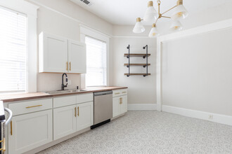 1016 E Anderson St, Unit B in Savannah, GA - Building Photo - Building Photo