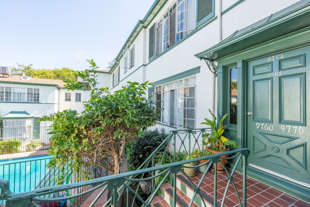 9770 W Olympic Blvd in Beverly Hills, CA - Building Photo