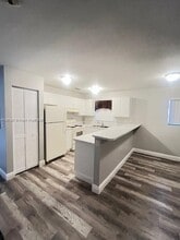 3985 NW 165th St in Opa Locka, FL - Building Photo - Building Photo