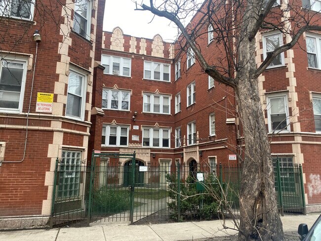 property at 5001 W Monroe St