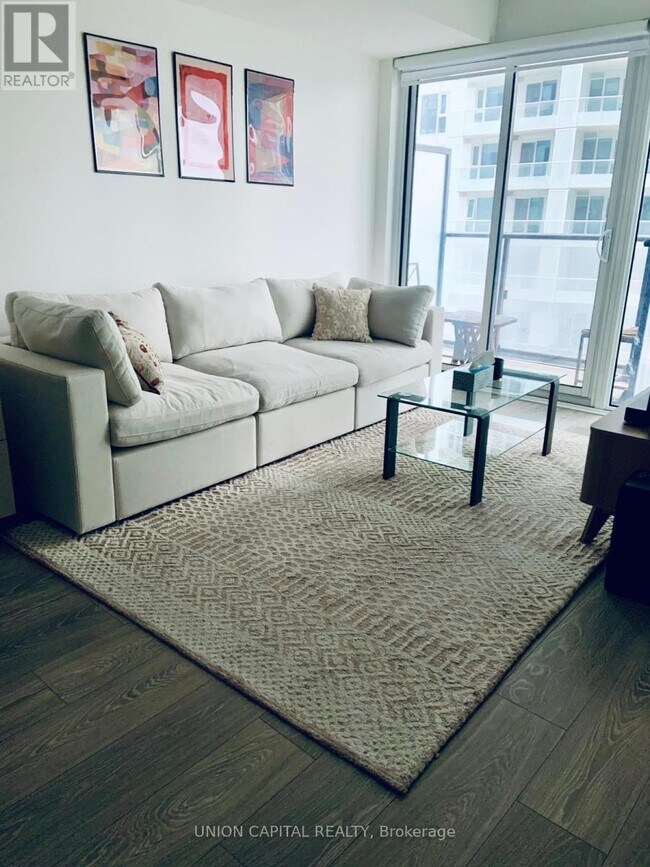 19 Western Battery Rd in Toronto, ON - Building Photo - Building Photo