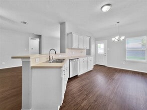 5439 Aloe Ave in Baytown, TX - Building Photo - Building Photo