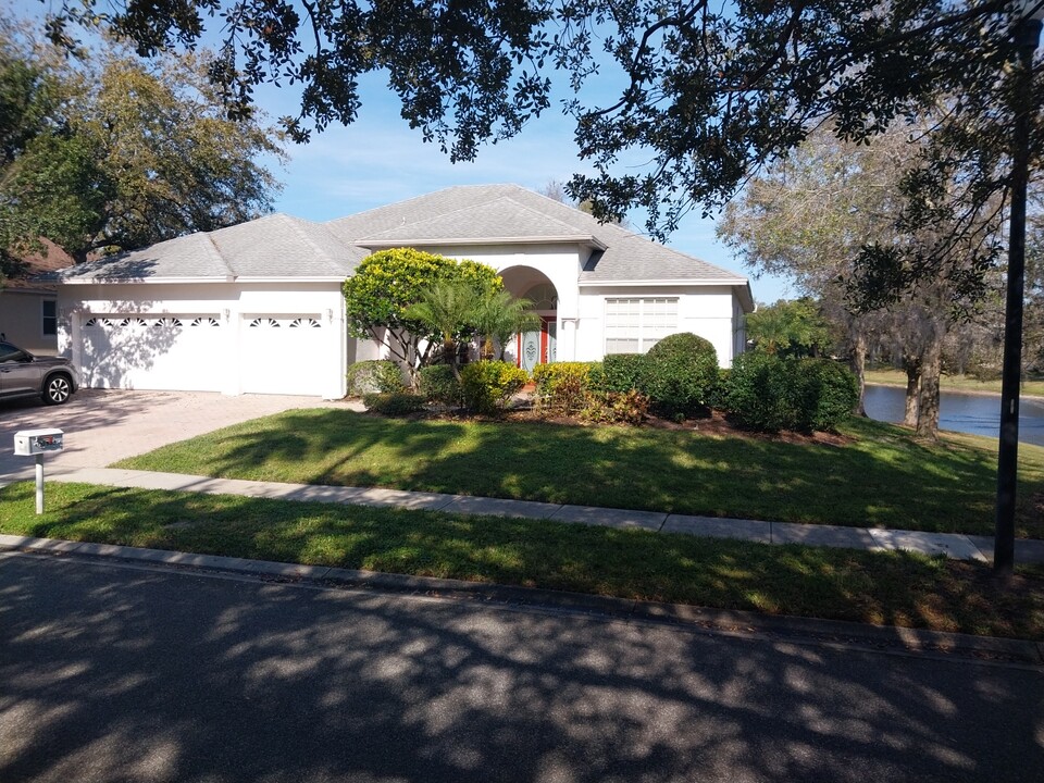 10385 Emerald Woods Ave in Orlando, FL - Building Photo