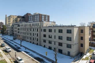Folwell Senior Apartments in Buffalo, NY - Foto de edificio - Building Photo