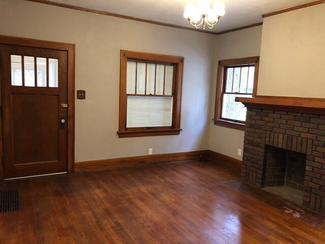 302 Melrose Ct, Unit 1 in Iowa City, IA - Foto de edificio - Building Photo