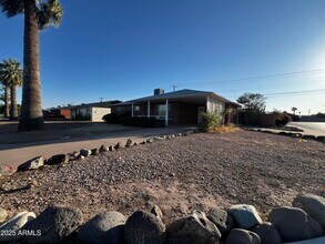 6240 N 31st Ave in Phoenix, AZ - Building Photo - Building Photo